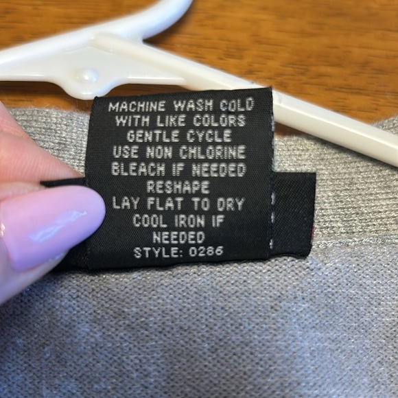 Women’s long gray cardigan size large. - Picture 4 of 5